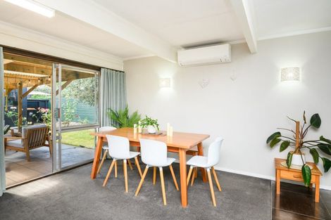 Photo of property in 6 Pukatea Place, Milson, Palmerston North, 4414