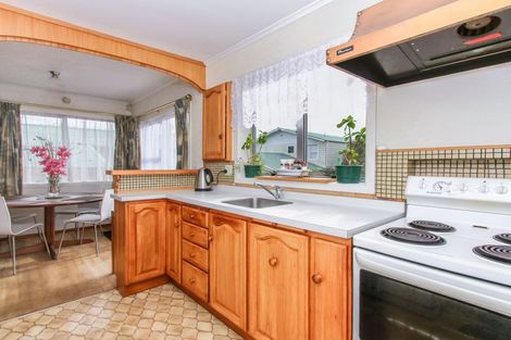 Photo of property in 805 Te Atatu Road, Te Atatu Peninsula, Auckland, 0610