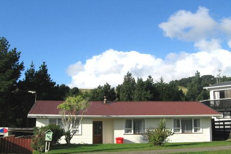 Photo of property in 106 Driver Crescent, Cannons Creek, Porirua, 5024