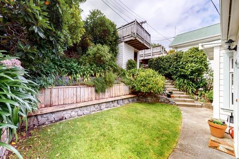Photo of property in 123 Kelburn Parade, Kelburn, Wellington, 6012
