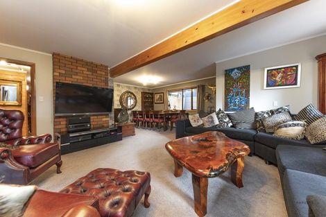 Photo of property in 219 Shaw Road, Titirangi, Auckland, 0604