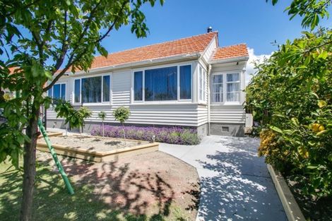 Photo of property in 27 Rutherford Road, Marewa, Napier, 4110