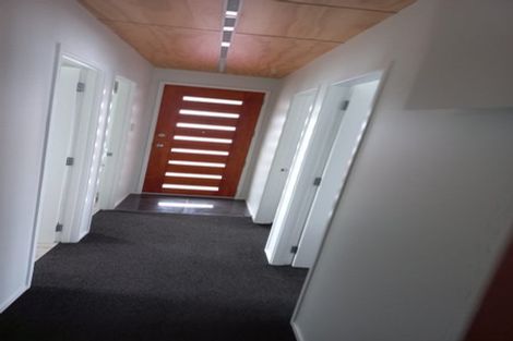 Photo of property in 571a Queen Street East, Levin, 5510