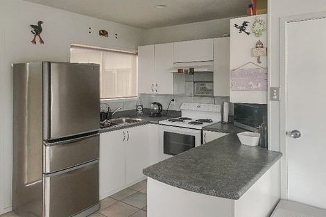 Photo of property in 19/72 Kitchener Road, Milford, Auckland, 0620