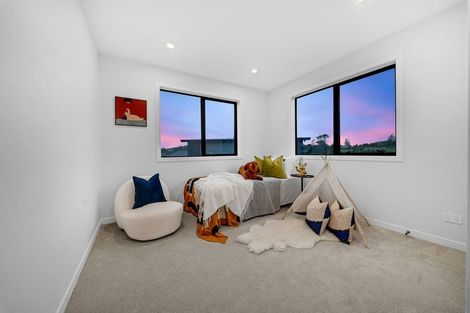 Photo of property in 26b Henriette Place, Totara Park, Auckland, 2576