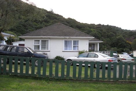 Photo of property in 52 Lees Grove, Wainuiomata, Lower Hutt, 5014