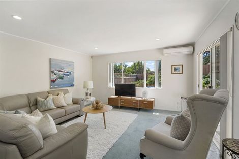 Photo of property in 10 Palmgreen Court, Stanmore Bay, Whangaparaoa, 0932