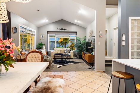 Photo of property in 15 Cinnabar Place, Westgate, Auckland, 0614