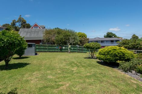 Photo of property in 14 Gwenand Place, Botany Downs, Auckland, 2010
