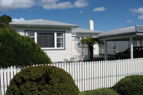 Photo of property in 6 Birdwood Road, Waterloo, Lower Hutt, 5011
