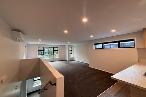 Photo of property in 15 Holly Grove, Maungaraki, Lower Hutt, 5010
