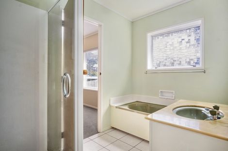 Photo of property in 9 Simon Ellice Drive, Bayview, Auckland, 0629