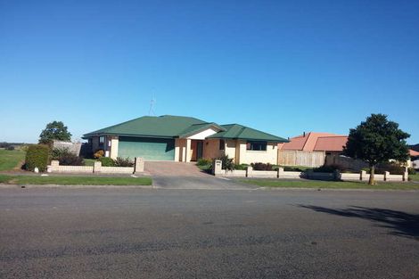 Photo of property in 150 Pacific Drive, Fitzherbert, Palmerston North, 4410