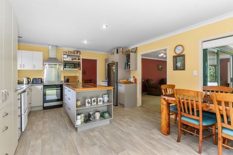 Photo of property in 156a Great North Road, Te Kamo, Kamo, 0185