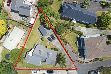 Photo of property in 26 Kingsclere Place, Goodwood Heights, Auckland, 2105