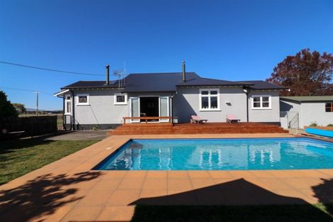 Photo of property in 82 Aerodrome Road, Dannevirke, 4972