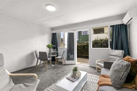 Photo of property in 2/100 Martin Street, Wallaceville, Upper Hutt, 5018