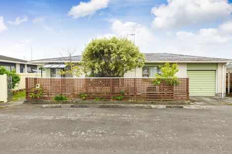Photo of property in 2 Bethel Court, Milson, Palmerston North, 4414