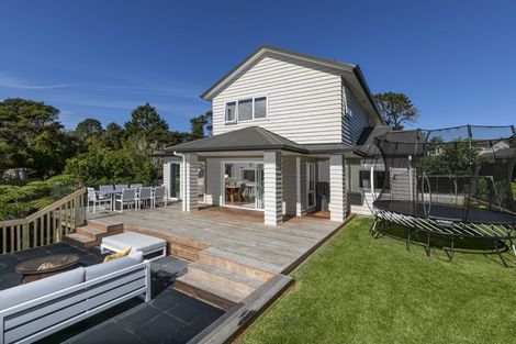 Photo of property in 29d Greenhithe Road, Greenhithe, Auckland, 0632
