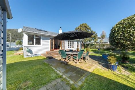 Photo of property in 2 Whakataki Grove, Waiwhetu, Lower Hutt, 5010