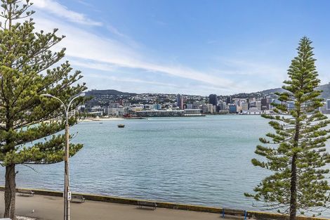 Photo of property in 320 Oriental Parade, Oriental Bay, Wellington, 6011