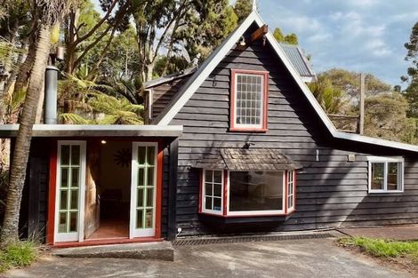 Photo of property in 581 South Titirangi Road, Titirangi, Auckland, 0604