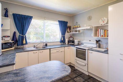 Photo of property in 1 Elder Grove, Paraparaumu, 5032