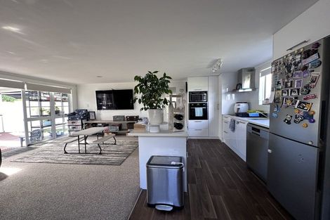 Photo of property in 4 Centreway Road, Orewa, 0931