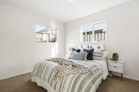 Photo of property in 8a Fordham Street, Beach Haven, Auckland, 0626