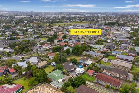 Photo of property in 100 Te Atatu Road, Te Atatu South, Auckland, 0610