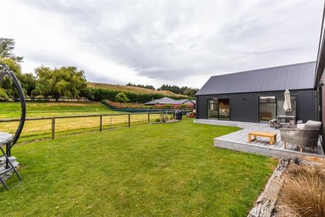 Photo of property in 8 Mulbury Way, Lower Shotover, Queenstown, 9304