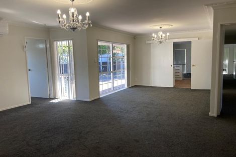 Photo of property in 2 Framalda Place, Conifer Grove, Takanini, 2112