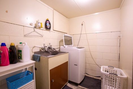 Photo of property in 11 Ries Street, Dannevirke, 4930