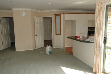 Photo of property in 8 Attymon Lane, East Tamaki, Auckland, 2016