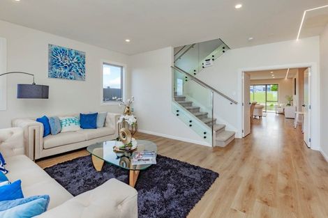 Photo of property in 29 Emerald Avenue, Rosehill, Papakura, 2113