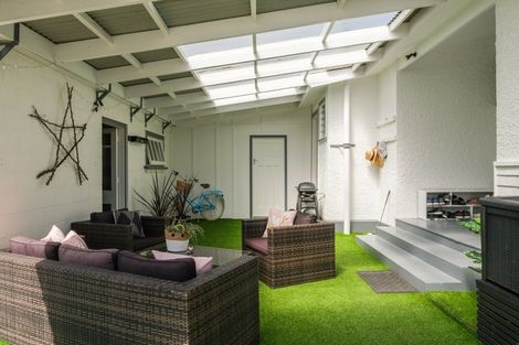 Photo of property in 11 Haronga Road, Inner Kaiti, Gisborne, 4010