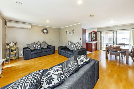 Photo of property in 4 Bernina Place, Weymouth, Auckland, 2103
