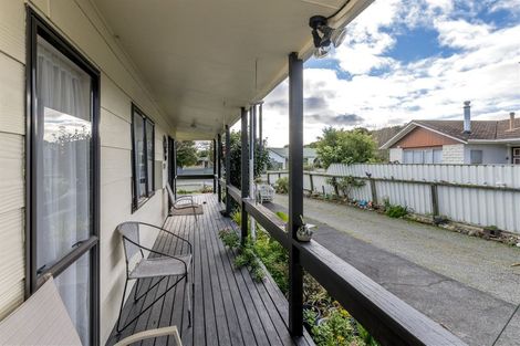 Photo of property in 6 Renata Road, Otaki, 5512
