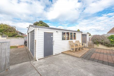 Photo of property in 29 Laird Street, Castlecliff, Whanganui, 4501