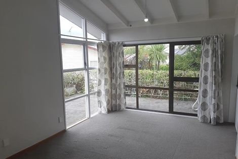 Photo of property in 28 Ussher Place, Pakuranga Heights, Auckland, 2010