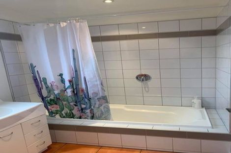 Photo of property in 22 Frye Crescent, Albert Town, Wanaka, 9305