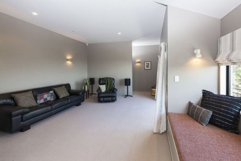 Photo of property in 106 Cannon Hill Crescent, Mount Pleasant, Christchurch, 8081