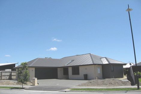 Photo of property in 9 Ruahine Place, Parklands, Christchurch, 8083