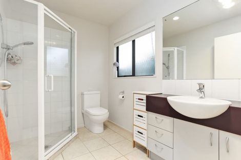 Photo of property in 11 Dorchester Place, Orewa, 0931