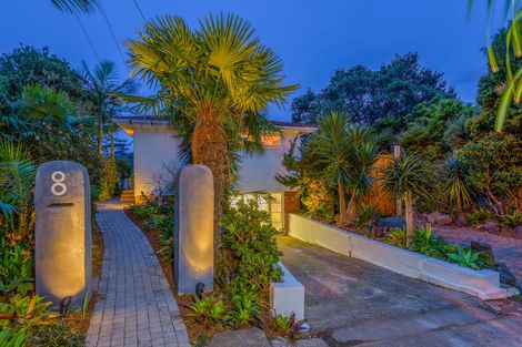 Photo of property in 8 Hoskins Avenue, Hillsborough, Auckland, 1042