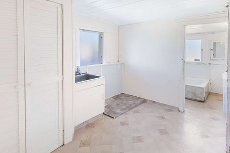 Photo of property in 1 Manuka Street, Castlecliff, Whanganui, 4501