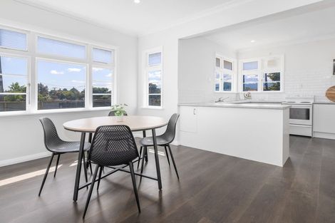 Photo of property in 19 Bowen Street, Levin, 5510