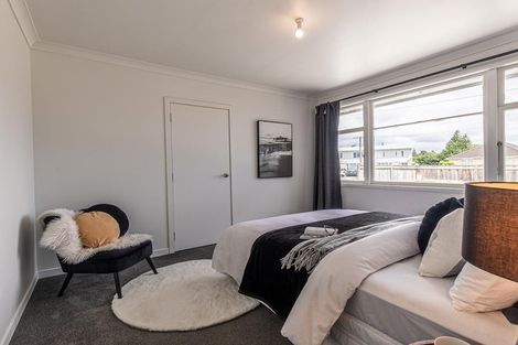 Photo of property in 1 Kauri Street, Levin, 5510