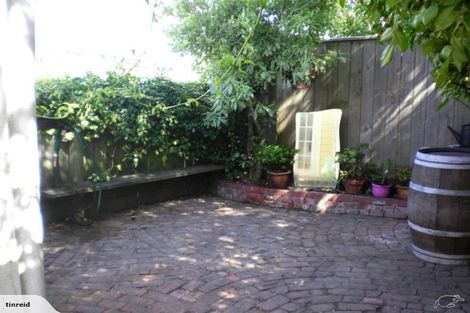 Photo of property in 25 Douglas Street, Mount Cook, Wellington, 6021