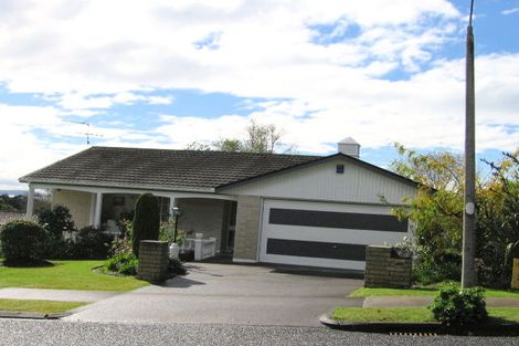 Photo of property in 6 Clipper Place, Shelly Park, Auckland, 2014